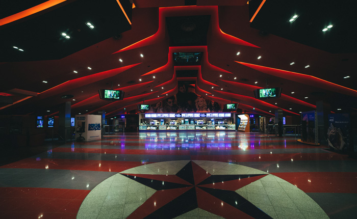 Kino Cinema City Bydgoszcz posiada 13 klimatyzowanych sal, które pomieszczą jednocześnie ponad 2 200 widzów. Tutaj znajduje się też jedna z sześciu w Polsce sal ŠKODA 4DX®, w której największe filmowe hity można obejrzeć w rewolucyjnym formacie 4DX®.