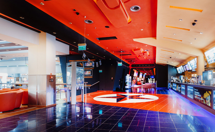 Kino Cinema City Bielsko-Biała Gemini Park posiada 10 klimatyzowanych sal, które pomieszczą jednocześnie ponad 1 500 widzów. Wszystkie wyposażone są w innowacyjne technologie projekcji filmów, wysokiej klasy systemy dźwiękowe i wygodne fotele kinowe.