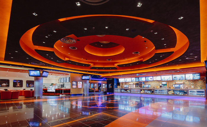 Kino Cinema City Bytom w centrum handlowym Agora posiada 8 klimatyzowanych sal, które pomieszczą jednocześnie ponad 1 300 widzów. Wszystkie wyposażone są w innowacyjne technologie projekcji filmów, wysokiej klasy systemy dźwiękowe i wygodne fotele kinowe.