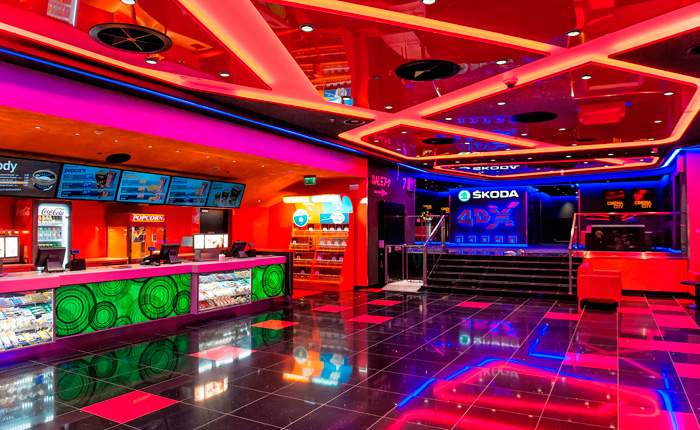 Kino Cinema City Lublin Felicity składa się z 9 klimatyzowanych sal, które pomieszczą jednocześnie blisko 1 700 widzów. Tutaj znajduje się także jedna z sześciu w Polsce sala ŠKODA 4DX®, w której filmy można oglądać w rewolucyjnym formacie 4DX®.