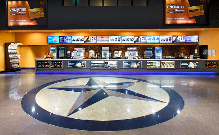 Kino Cinema City Ruda Śląska posiada 8 klimatyzowanych sal, które pomieszczą jednocześnie ponad 1 500 widzów. Wszystkie wyposażone są w innowacyjne technologie projekcji filmów, wysokiej klasy systemy dźwiękowe i wygodne fotele kinowe.