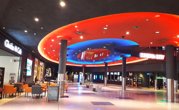 Kino Cinema City Katowice Punkt 44 składa się z 13 klimatyzowanych sal kinowych, mieszczących jednocześnie ponad 2 800 widzów. Tutaj znajduje się jedna z sześciu w Polsce wielkoformatowych sal IMAX®, należących do najważniejszych i najdoskonalszych na świecie platform dystrybucji kinowej dla hollywoodzkich hitów. W kinie dostępna jest także strefa Game Zone – specjalna przestrzeń do gier i zabaw zarówno dla młodzieży, jak i rodzin.